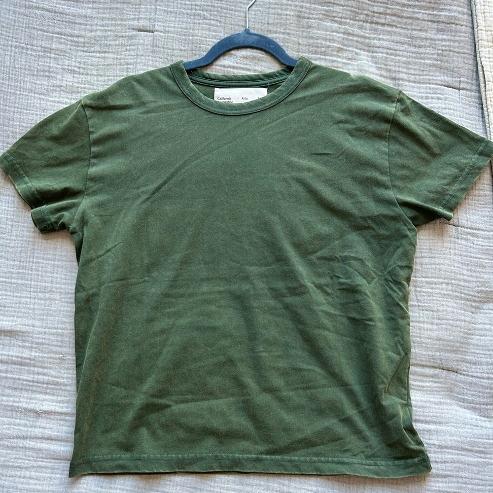 Brand new men’s California Arts cropped t shirt size L but fits like small